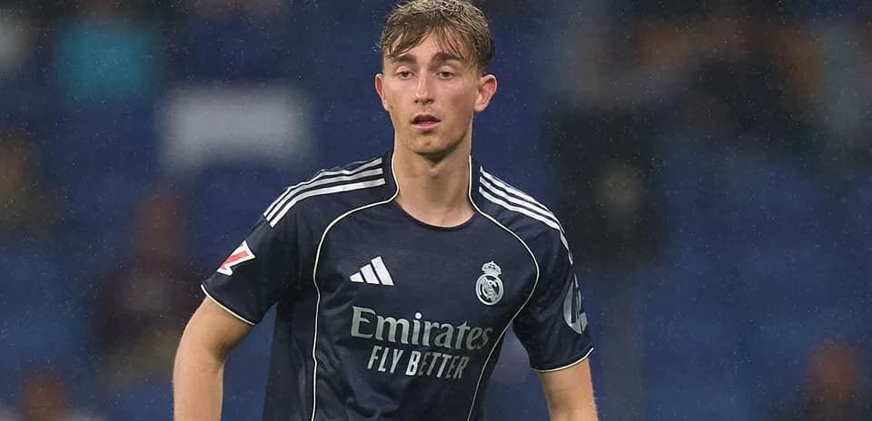 Jugador de Real Madrid en campo durante partido