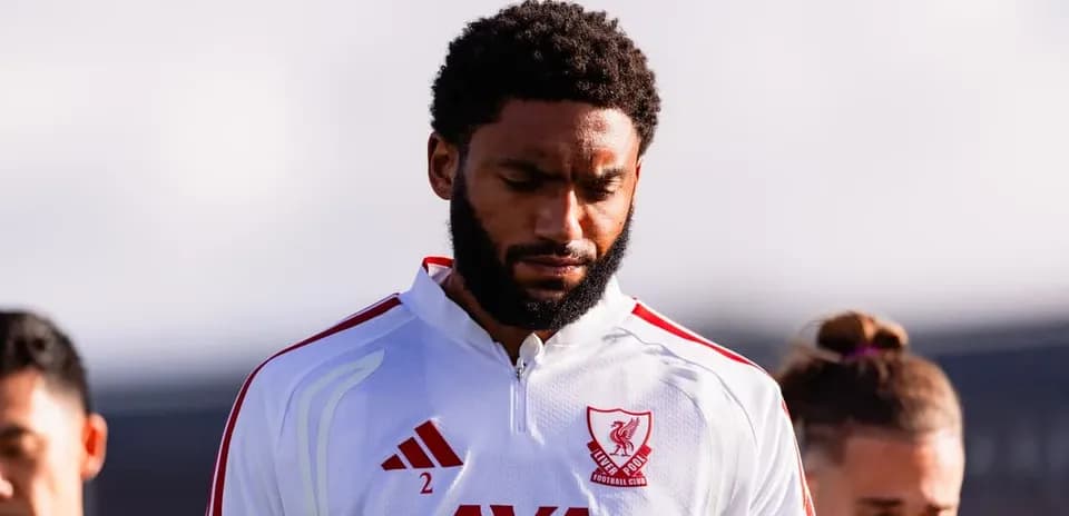 Jugador de Liverpool en el calentamiento antes del partido