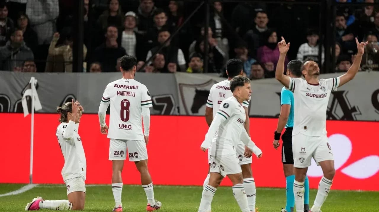 Jugadores de Fluminense celebrando en el partido