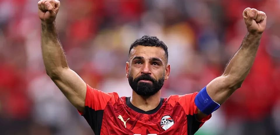 Jugador levantando los brazos en celebración