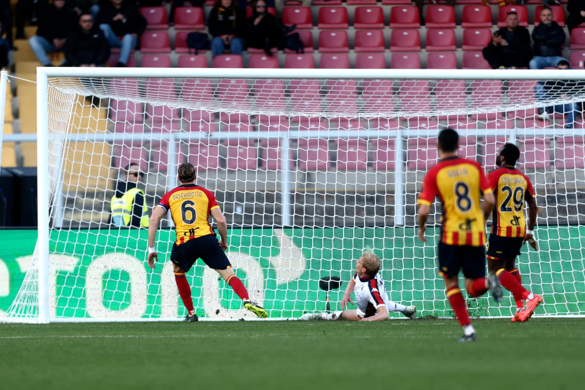 Gol de Lecce contra Genoa en Serie A