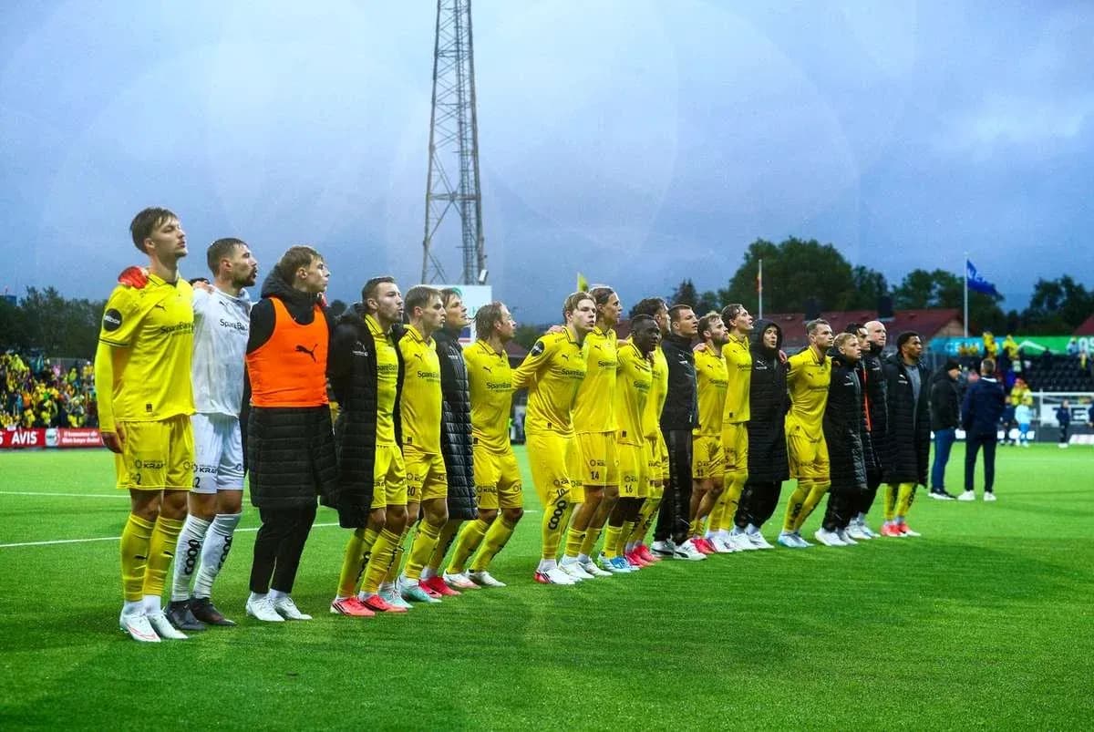 Equipo Bodo/Glimt alineado antes del partido