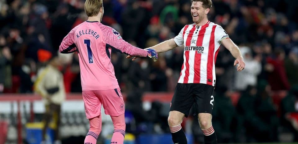 Jugadores celebrando al final del partido