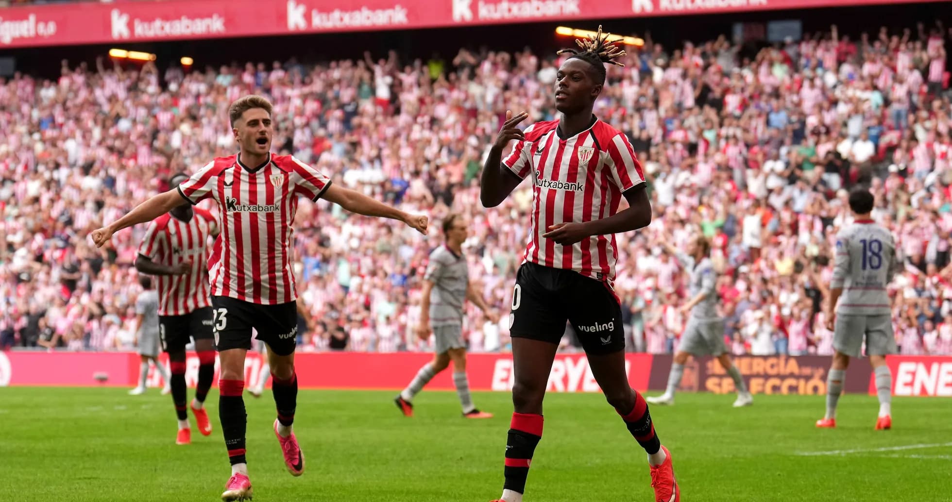 Jugador de Athletic Club celebra un gol en el estadio