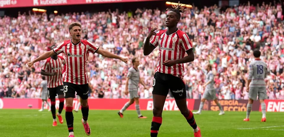 Jugador de Athletic Club celebra un gol en el estadio