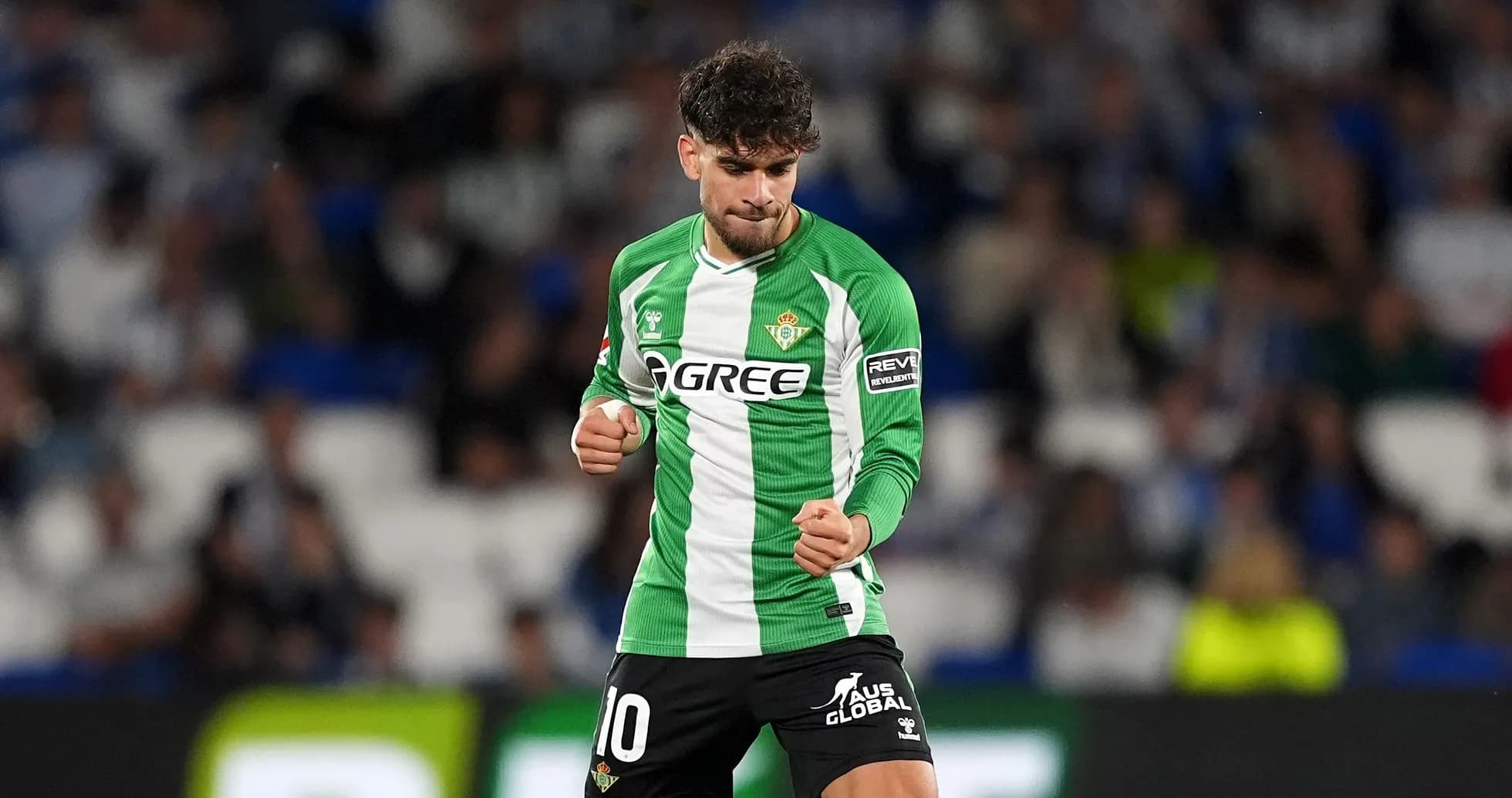 Jugador de Real Betis celebrando un gol en partido