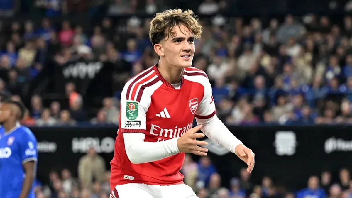 Jugador de Arsenal celebrando en el campo de juego