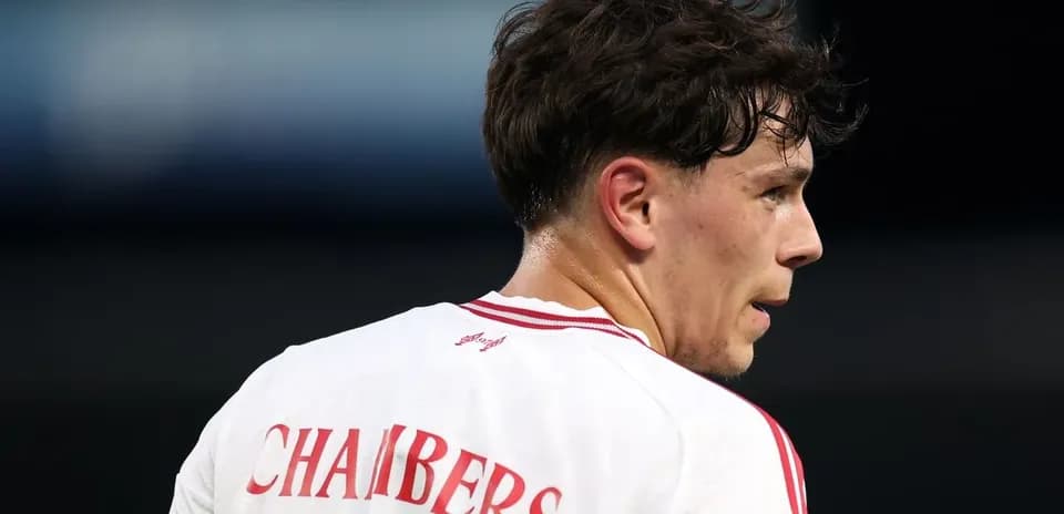 Jugador con camiseta de Chambers en acción