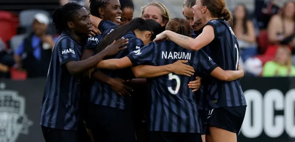 Jugadoras del Washington Spirit celebrando un gol