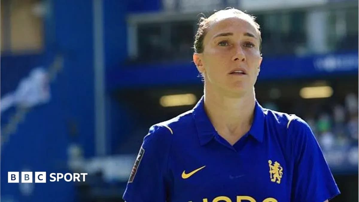 Jugadora de Chelsea en el campo durante partido