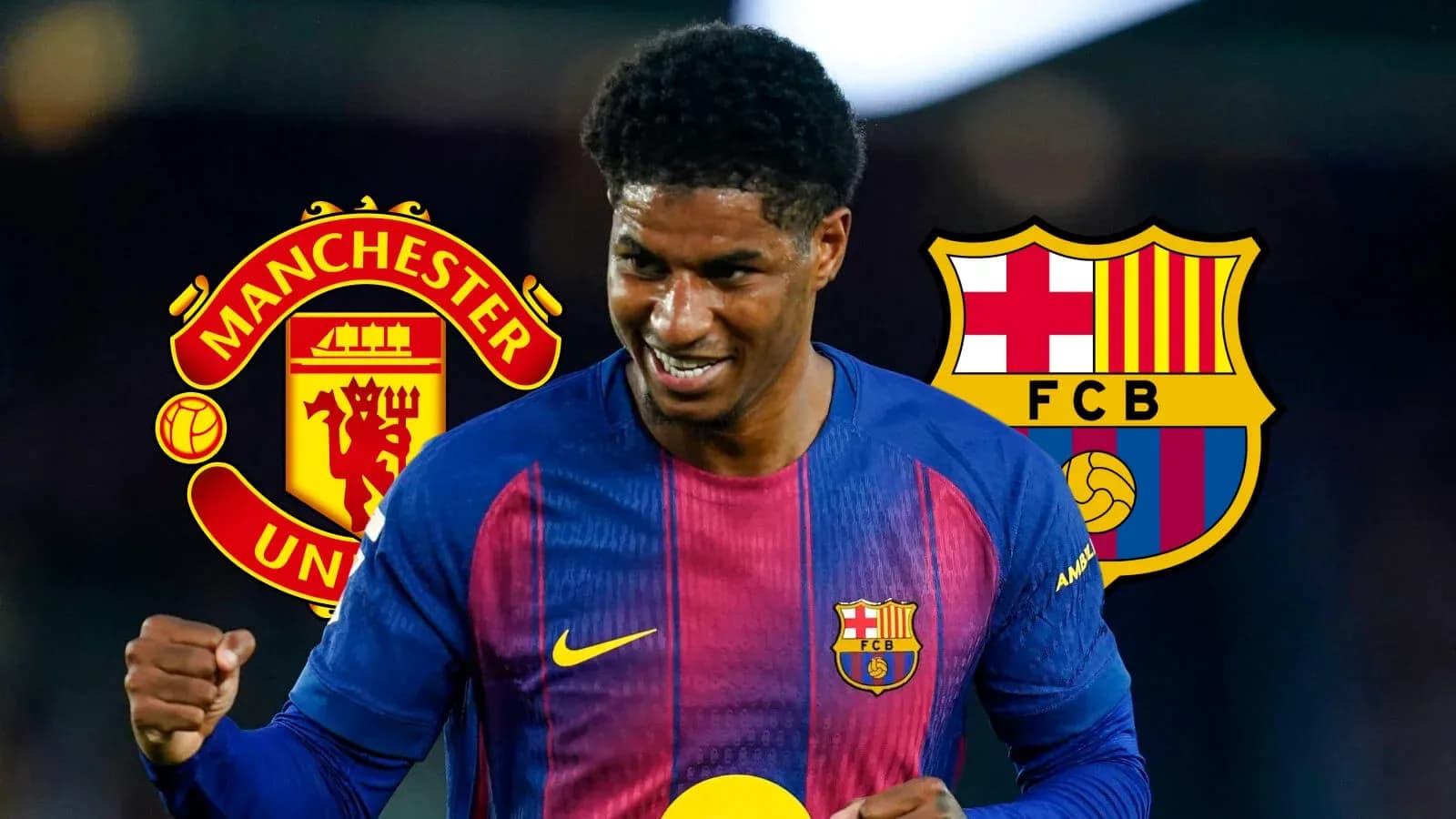 Jugador celebrando con camisetas de Manchester United y Barcelona