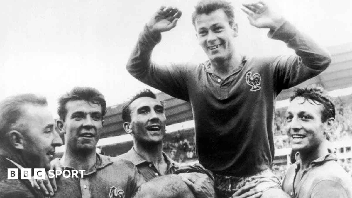 Jugadores celebrando un triunfo en el campo