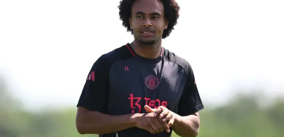 Jugador de Manchester United durante sesión de entrenamiento