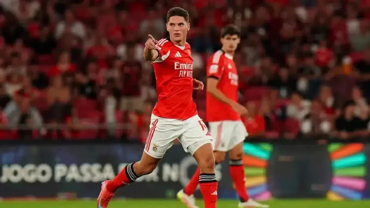 Jugador de Benfica celebrando un gol