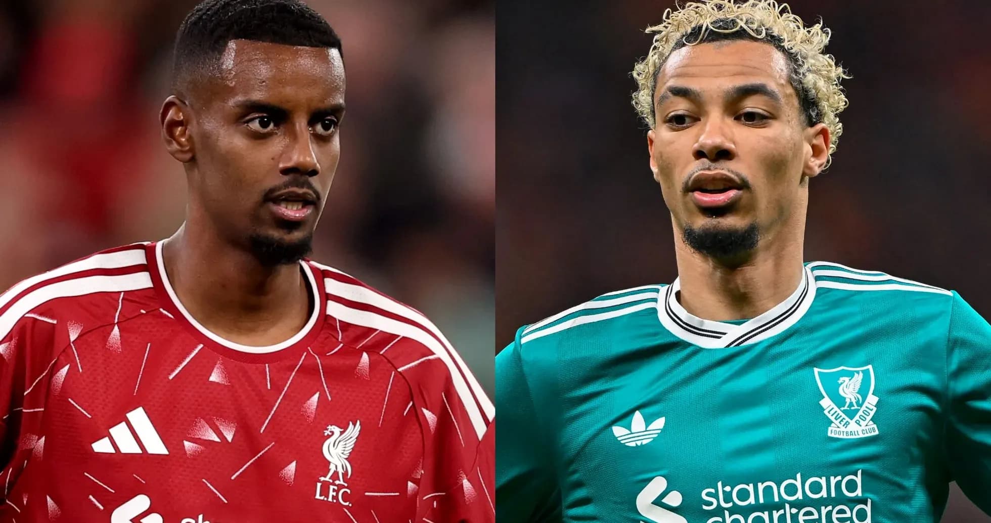 Jugadores de Liverpool en uniforme durante el partido