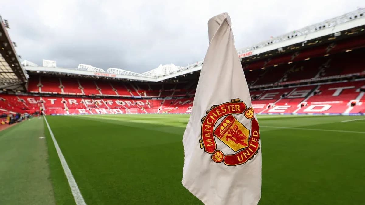 Bandera de esquina con el emblema del Manchester United