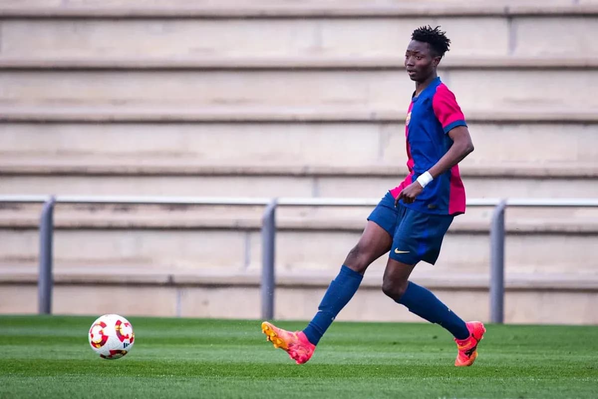 Jugador de fútbol de Barcelona controlando el balón