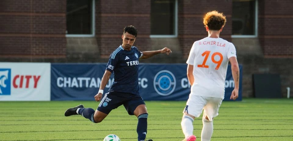Jugador de FC Cincinnati II en acción