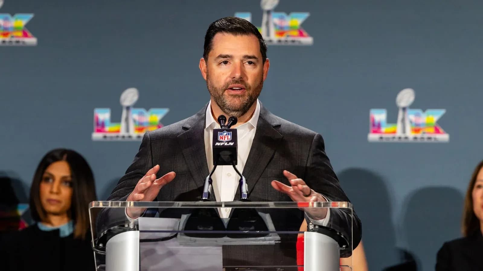 Portavoz en conferencia de prensa sobre el Super Bowl