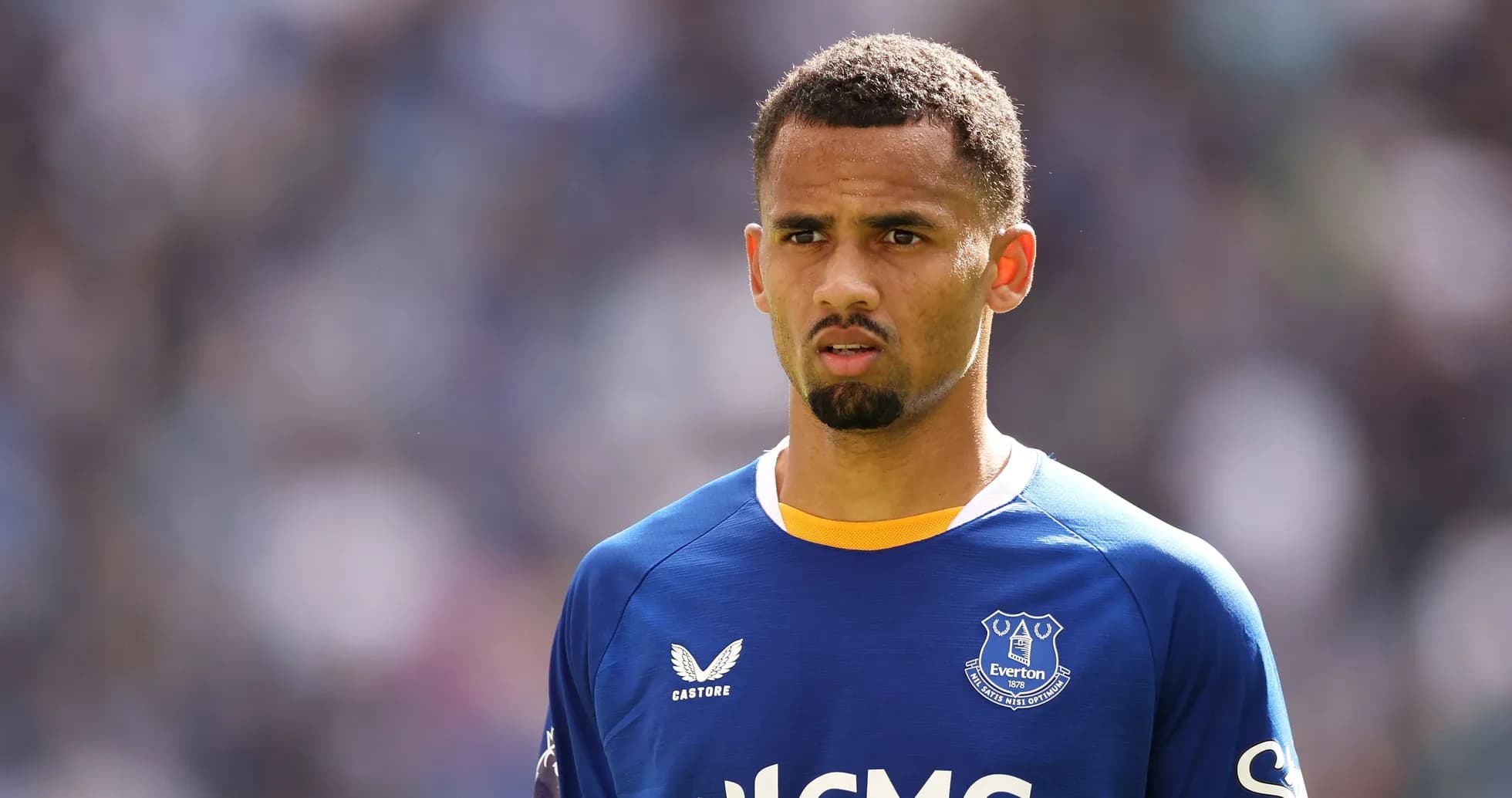 Jugador de Everton en el campo durante un partido