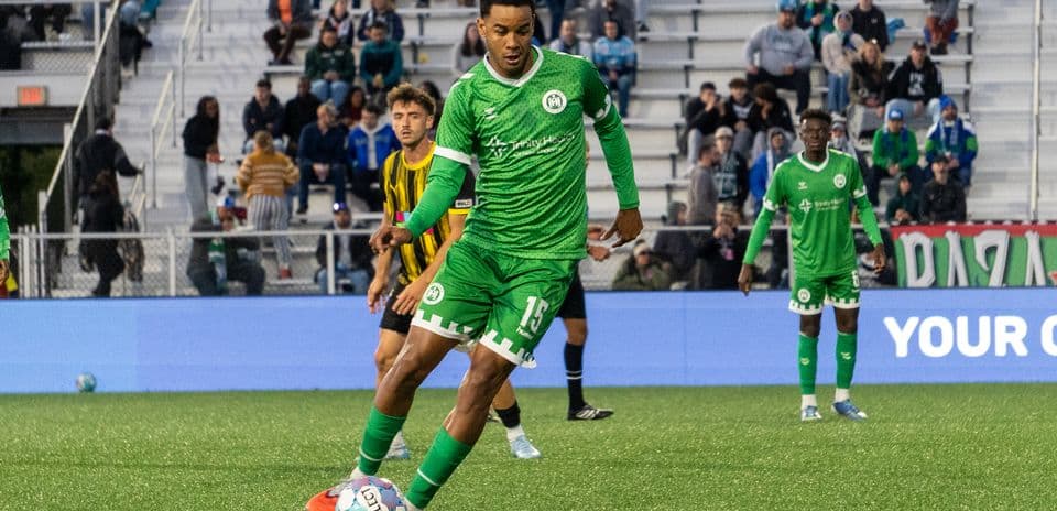 Jugador del Hartford Athletic preparando un tiro
