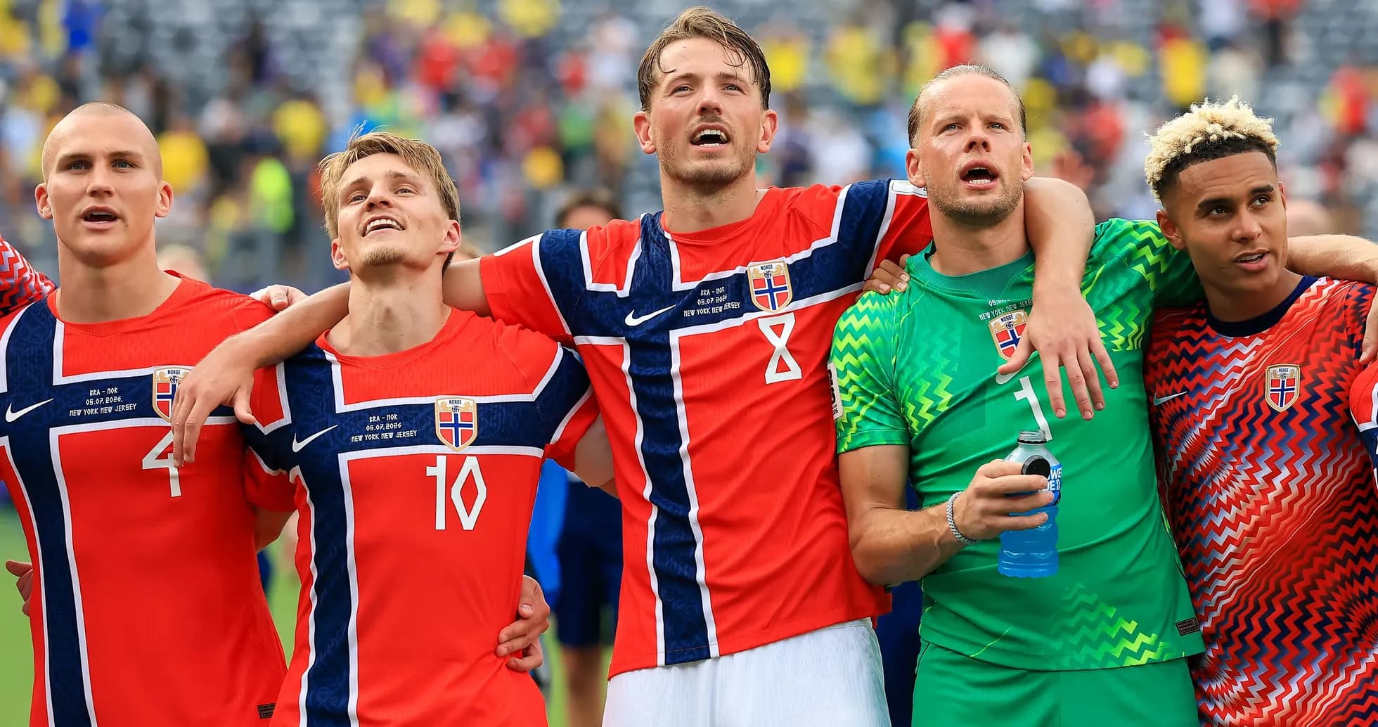 Jugadores noruegos celebrando después del partido