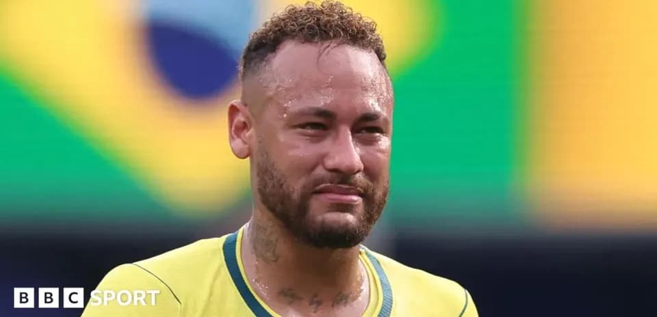 Jugador brasileño en camiseta amarilla durante partido