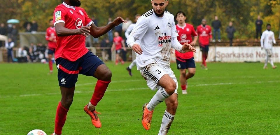 Jugador de Büderich enfrentando a un oponente