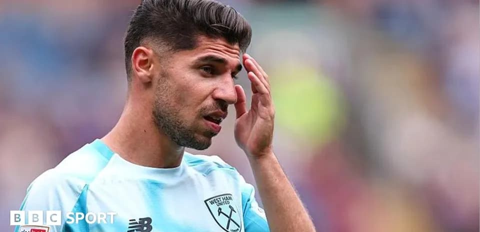 Jugador de West Ham United con camiseta de portero