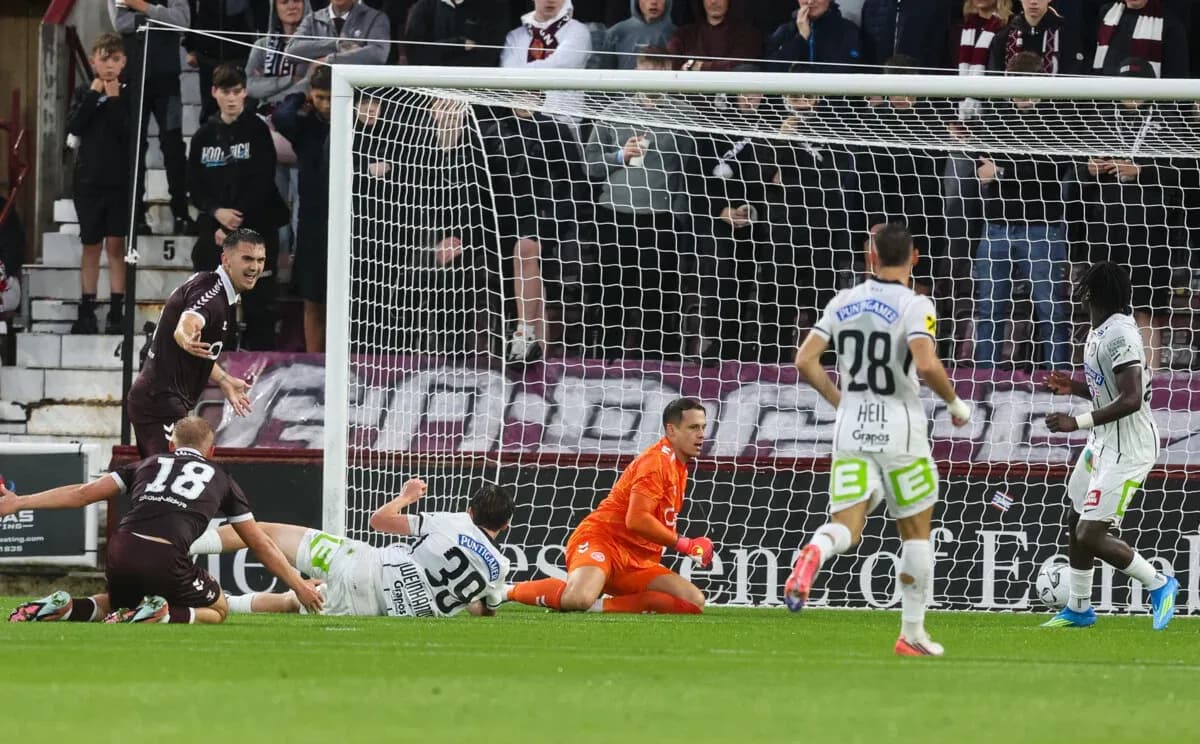 Gol de Heart of Midlothian contra Sturm Graz