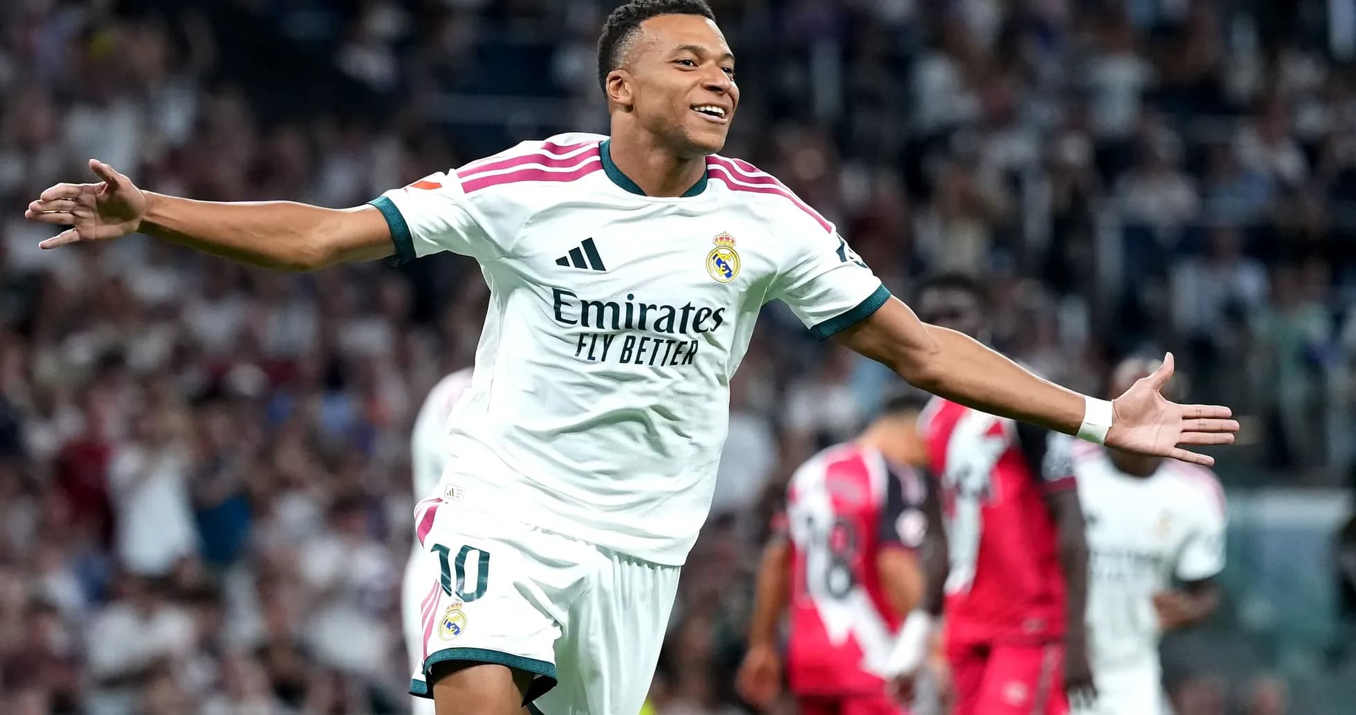 Jugador de Real Madrid celebrando un gol en partido