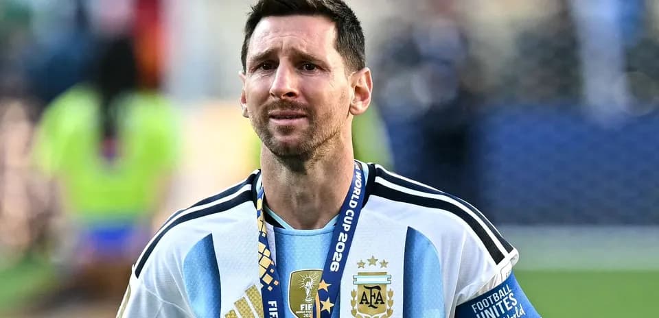 Lionel Messi con medalla tras partido de la Copa Mundial