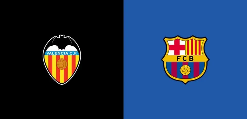 Escudos de Valencia C.F. y FCB en fondo negro y azul