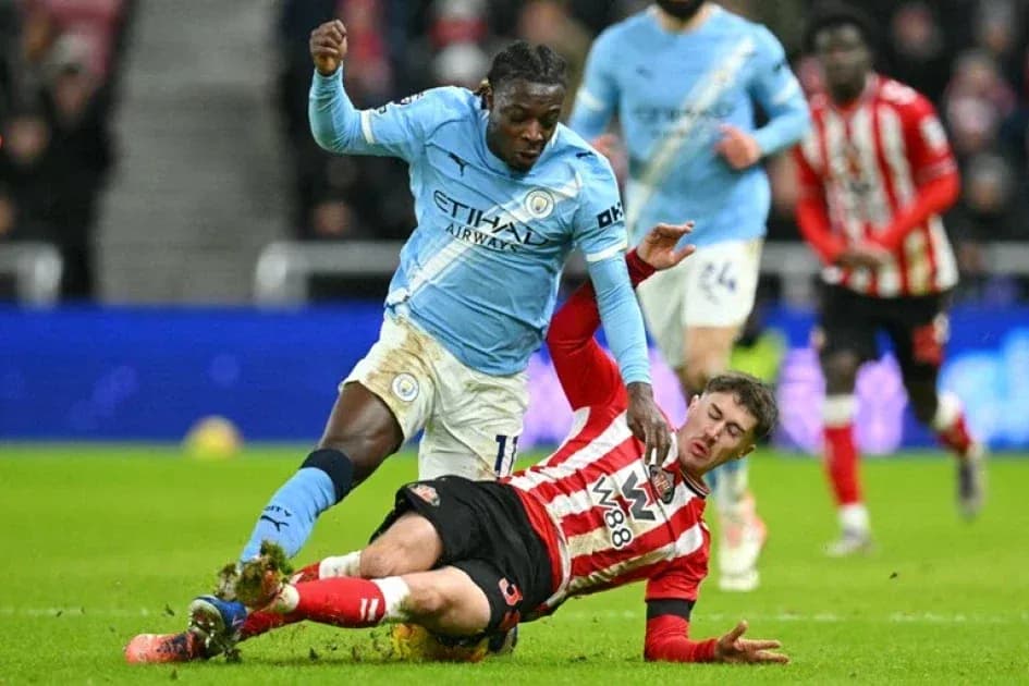 Jugador de Manchester City supera a rival de Southampton