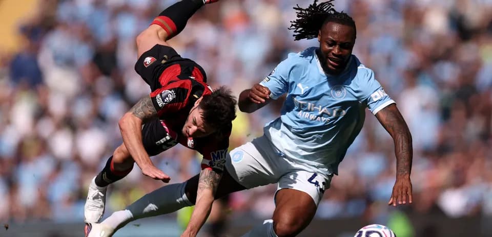 Jugador de Bournemouth cae ante Manchester City