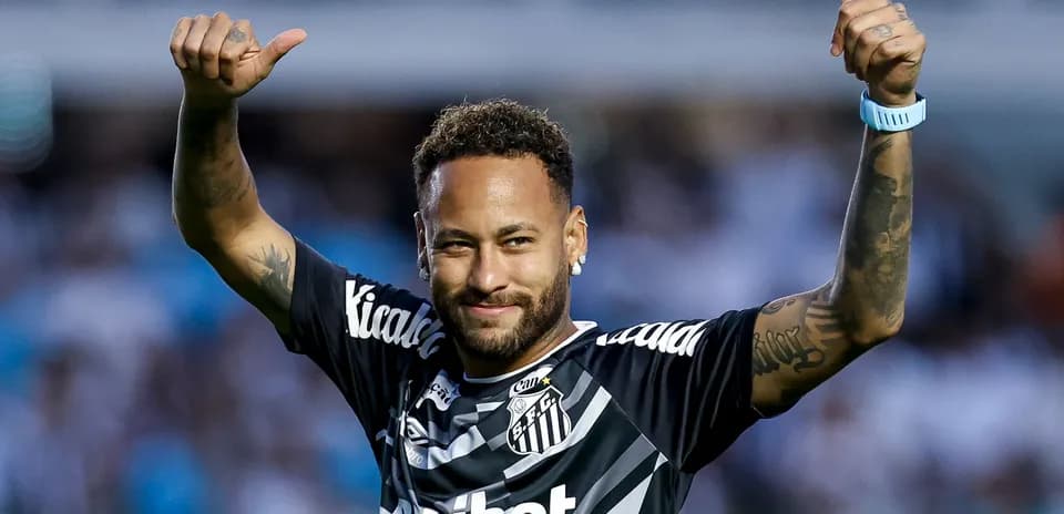Jugador celebrando con pulgares hacia arriba