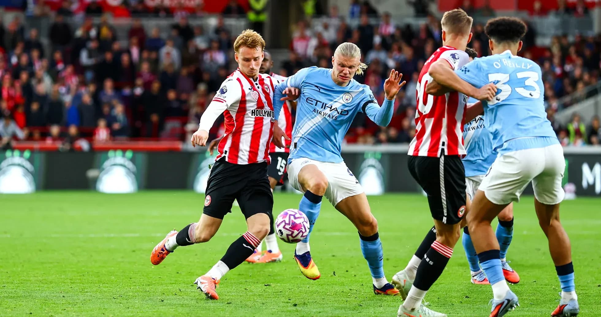 Acción en el partido Manchester City contra Brentford