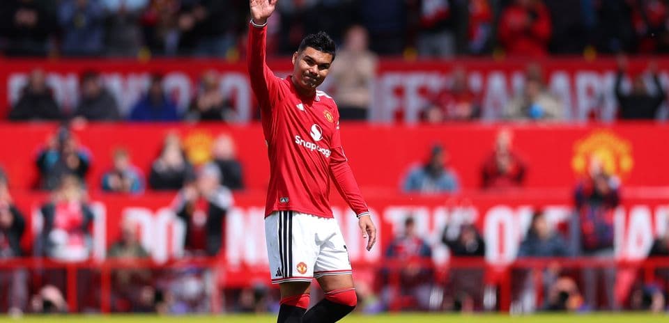 Jugador saludando a la afición en Old Trafford