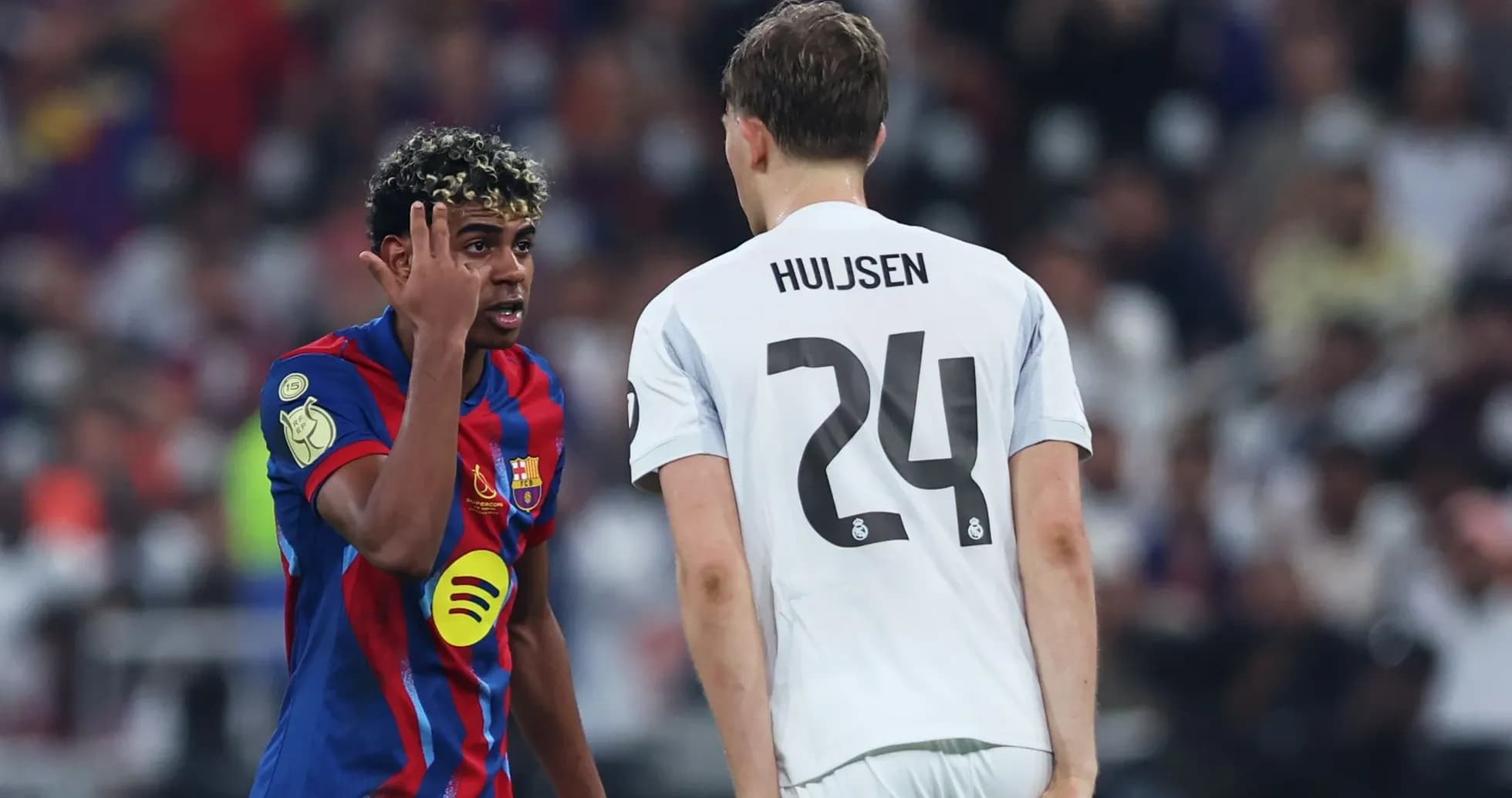 Jugadores de Barcelona y Real Madrid en el partido