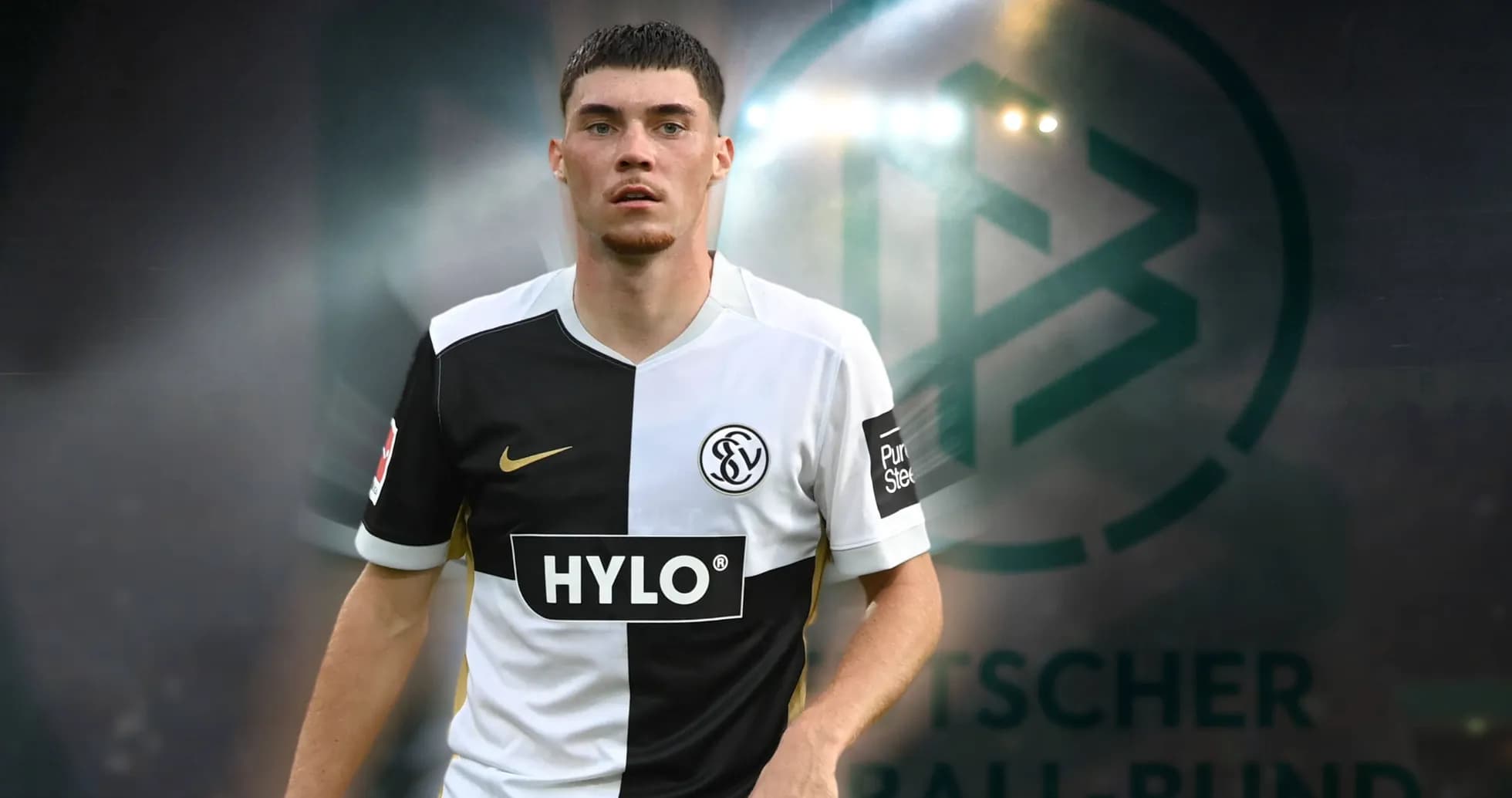 Jugador de fútbol con camiseta de SV Sandhausen