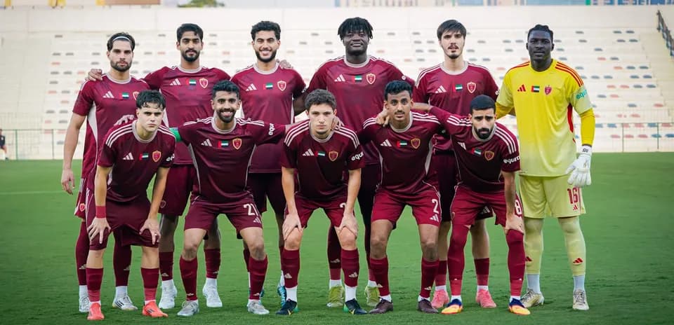 Equipo Al Wahda U23 posando para foto