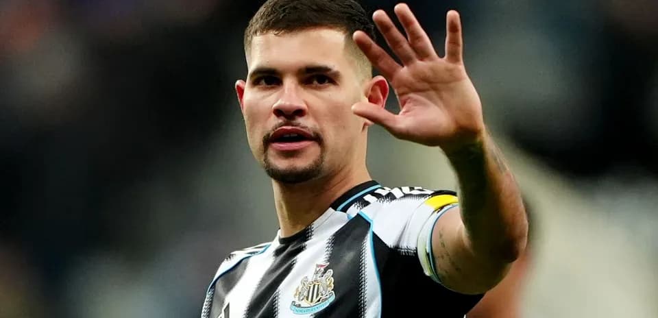 Jugador de Newcastle United saludando al público