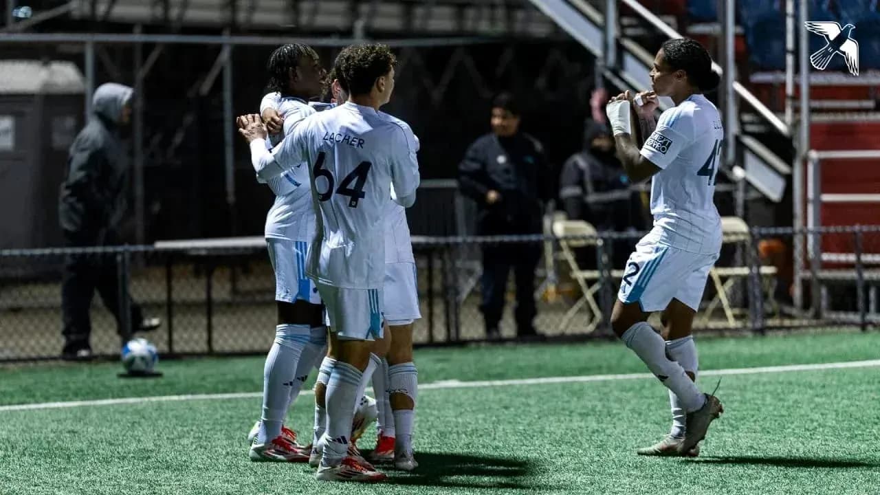 Jugadores de Ventura County celebrando un gol
