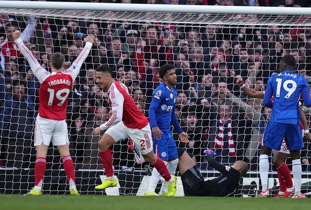 Gol de Arsenal en partido contra Chelsea