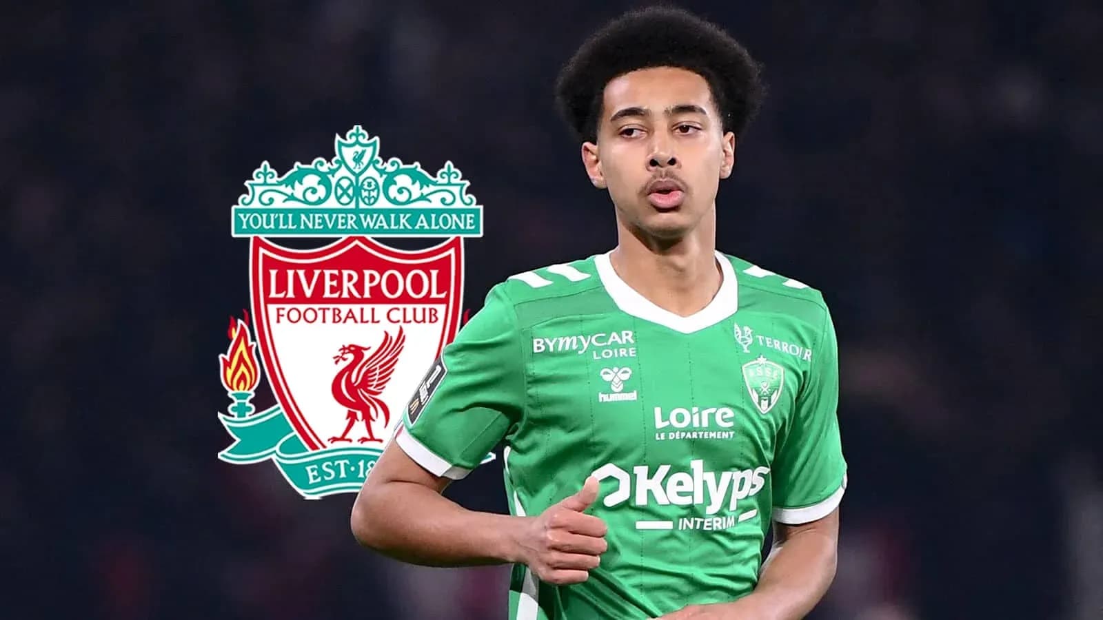 Jugador de fútbol con camiseta verde de equipo