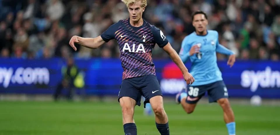 Jugador de Tottenham en acción durante un partido