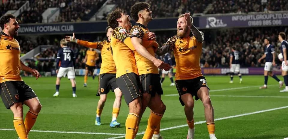 Jugadores de Wolverhampton celebrando un gol en el partido