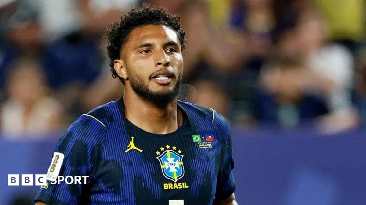 Jugador de Brasil durante un partido de fútbol