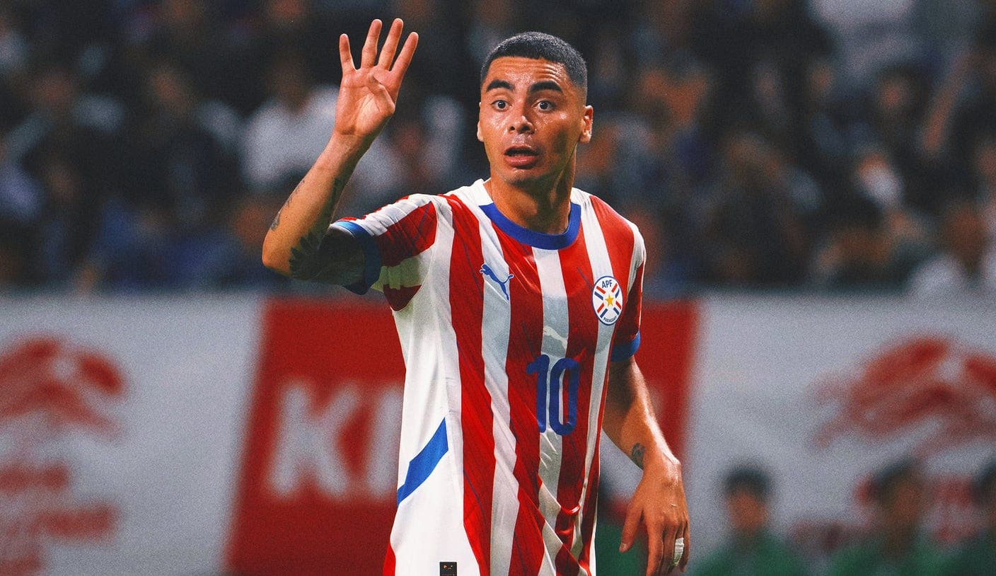 Jugador de Paraguay mostrando el número cuatro