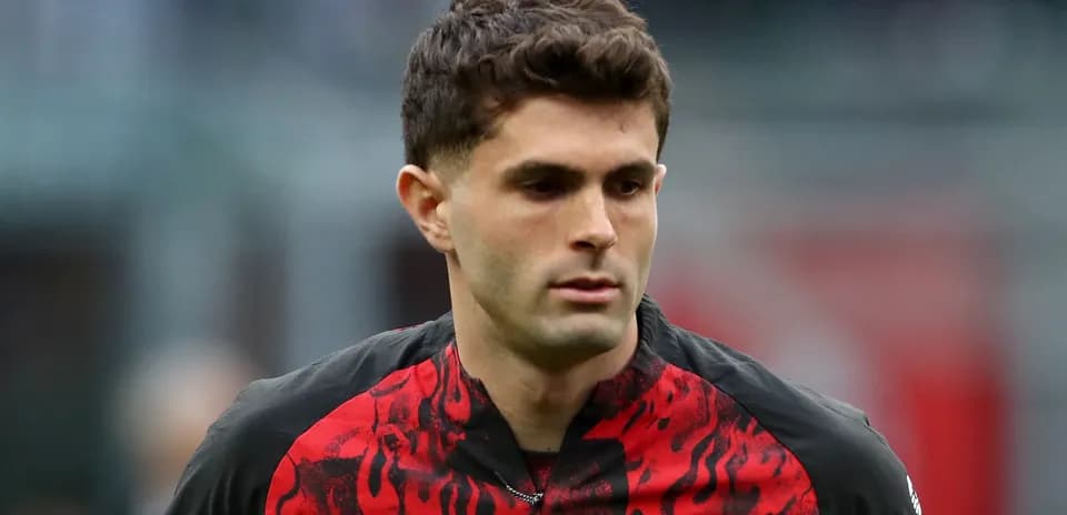 Jugador del AC Milan en el campo de juego